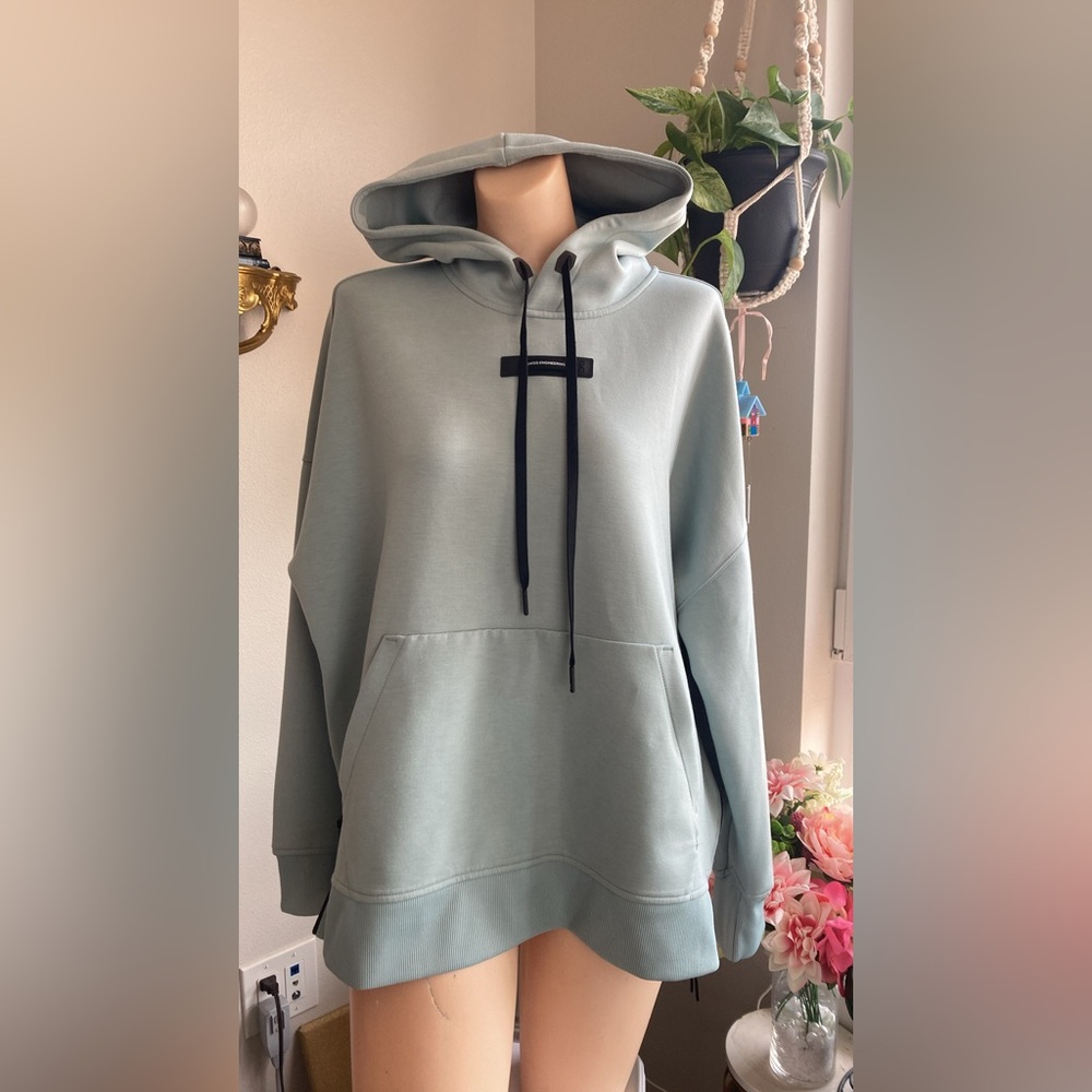 On Running on clouds hoodie